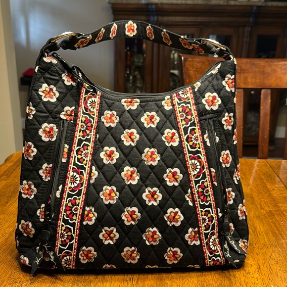 Vera Bradley Handbags - NWOT Vera Bradley quilted periouette shoulder bag